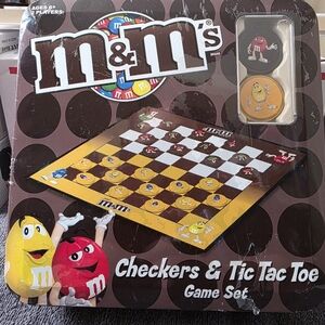 M&M'S Checkers & Tic Tac Toe Game Set – Yellow and Brown
